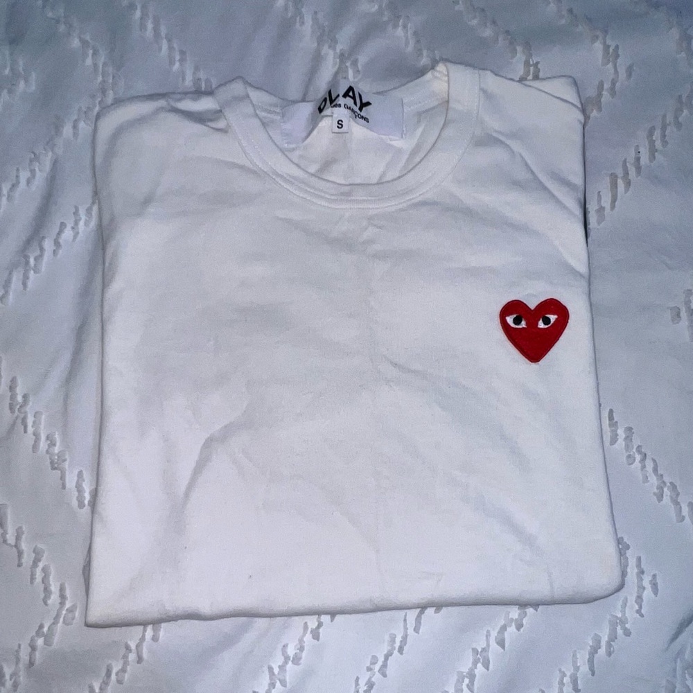 PLAY Comme de Garçons Thsirt
